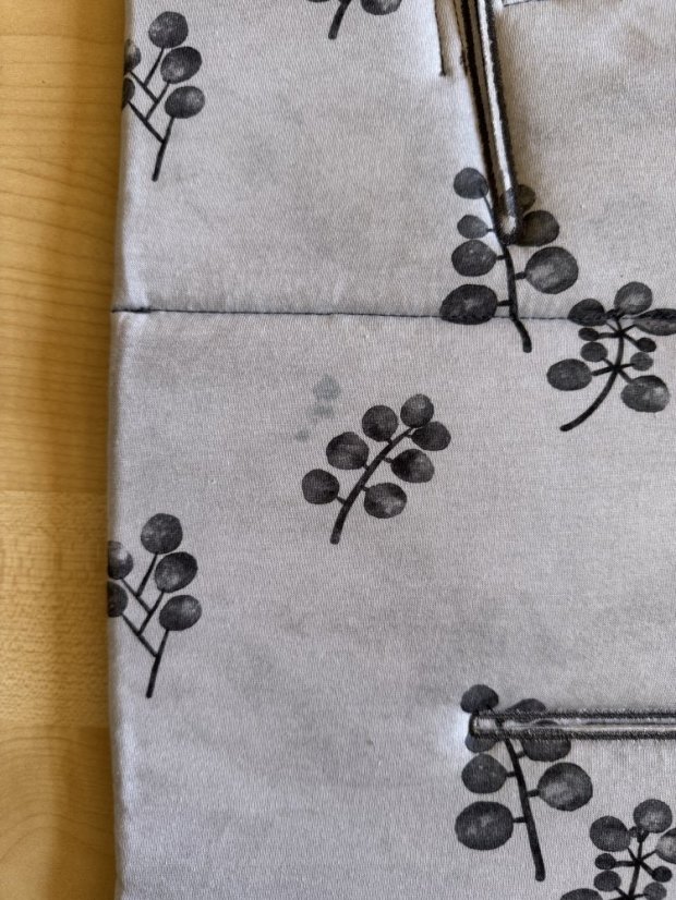 Podložka EDGE UNI Grey Blooms 2.JAKOST
